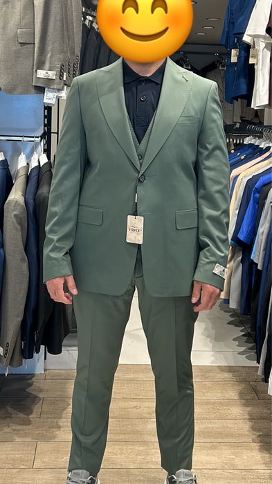 Фирменный мужской костюм