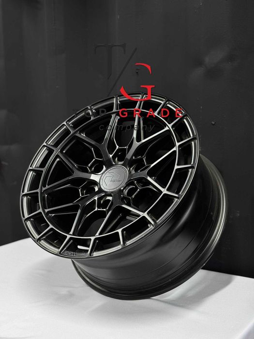 Продается комплект дисков R17 J-8.5