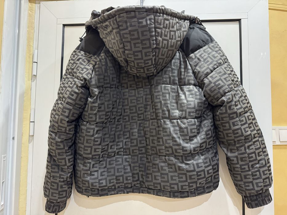 Дамско зимно яке Guess