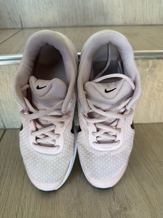 Маратонки Nike Revolution 7