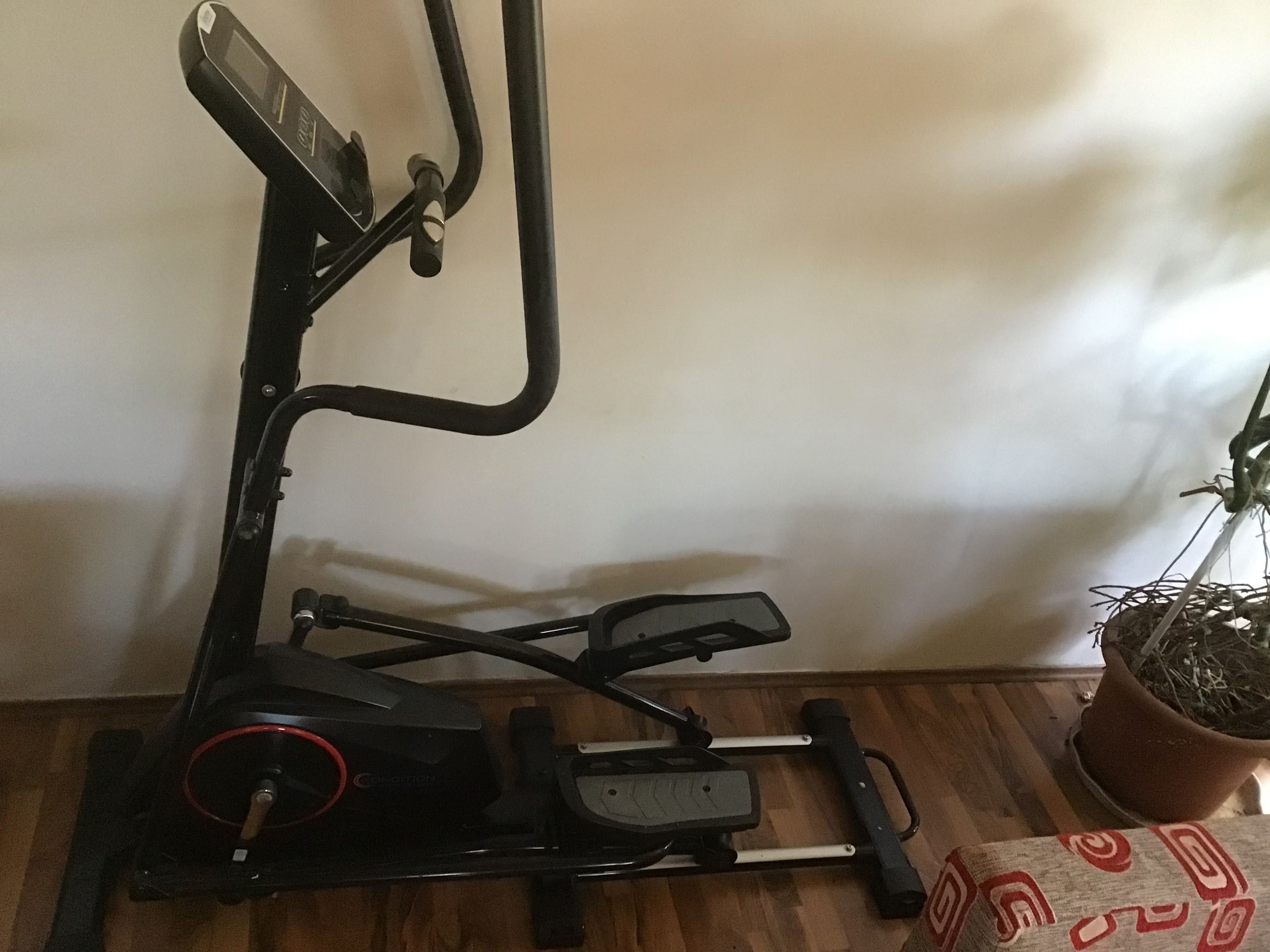 Bicicletă eliptică Cross trainer  model CST 7200