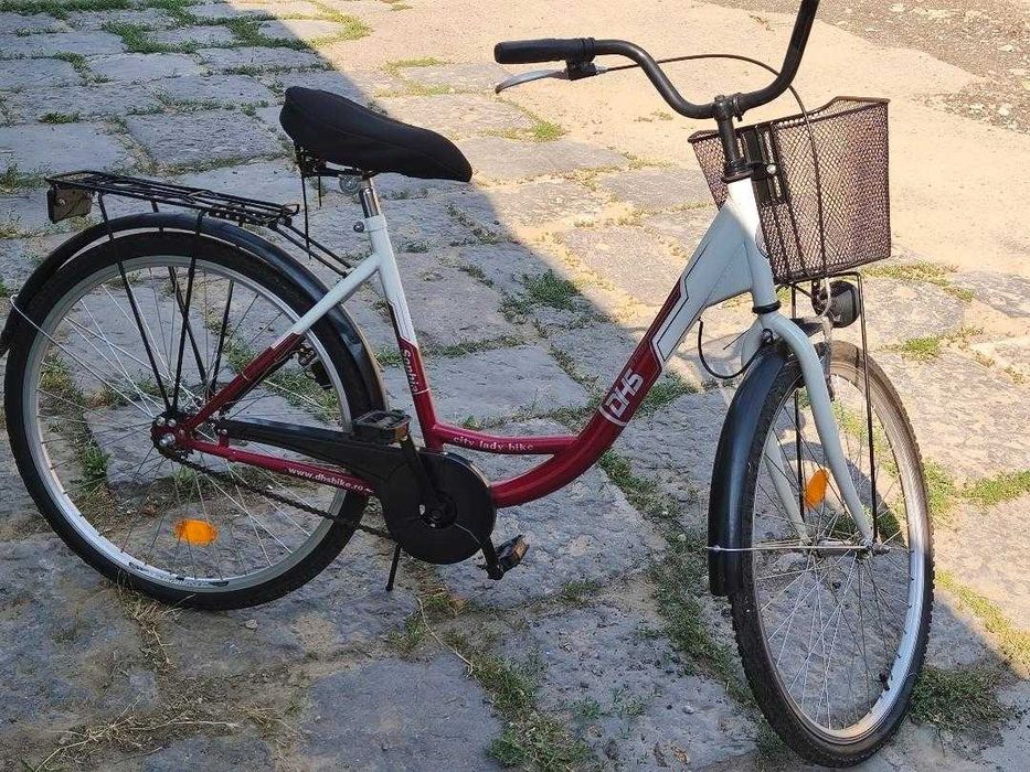Vand o bicicleta pt dama