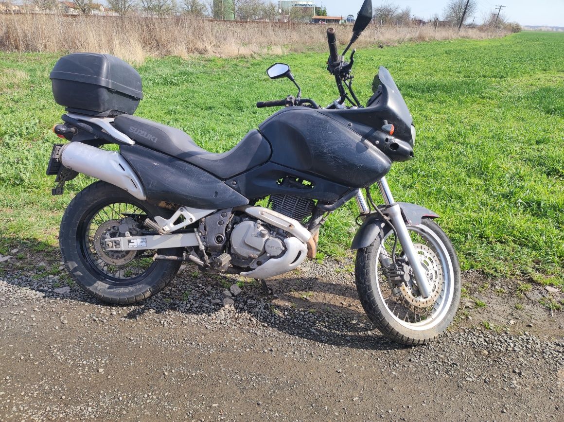 Motocicleta suzuki xf 650 freewind