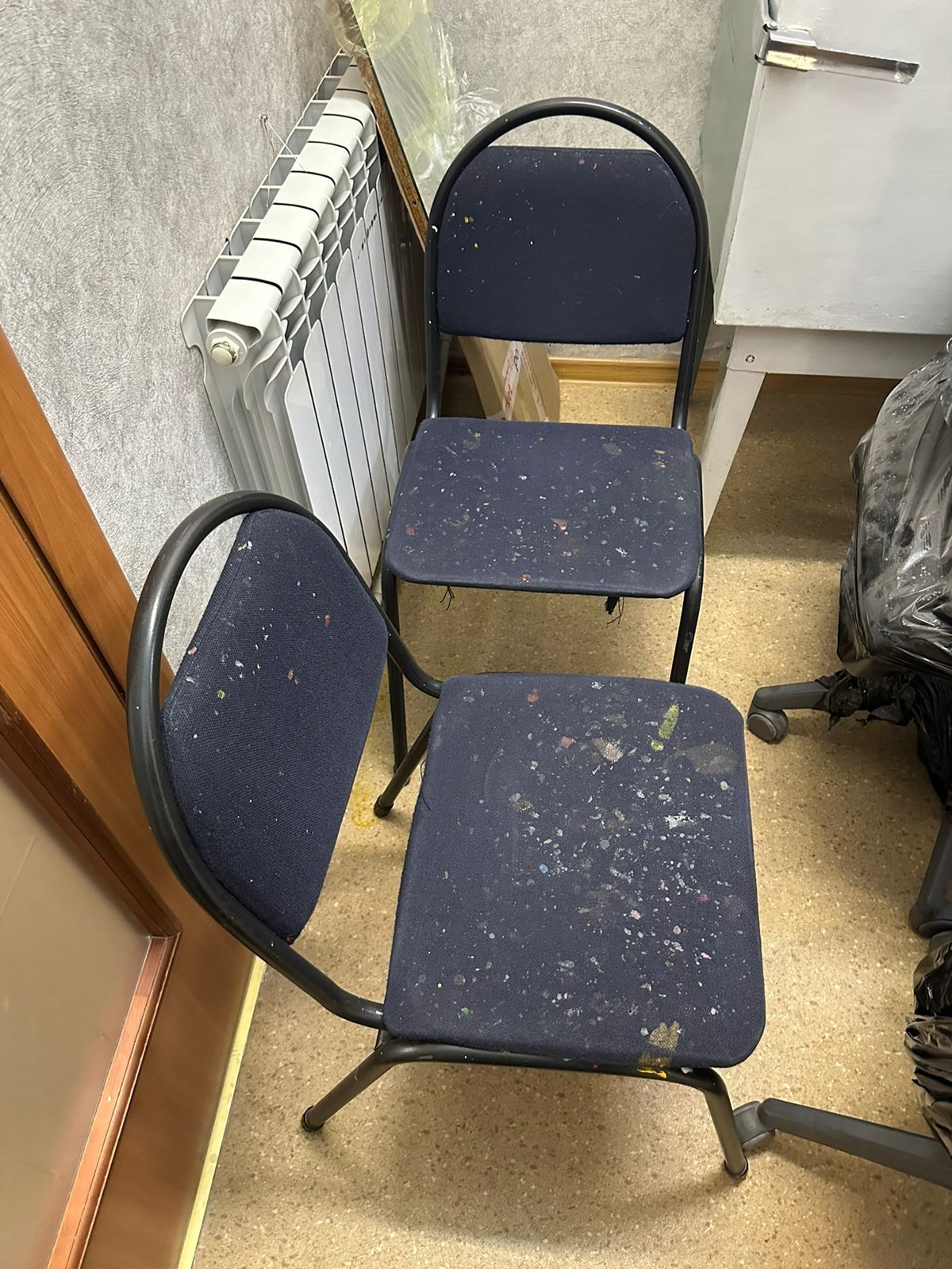 Продам офисные стулья б/у