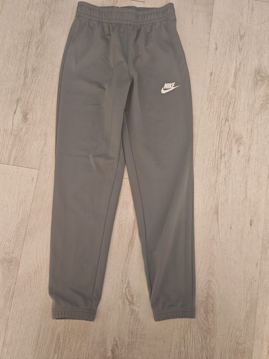 Pantaloni trening Nike 8-9 ani
