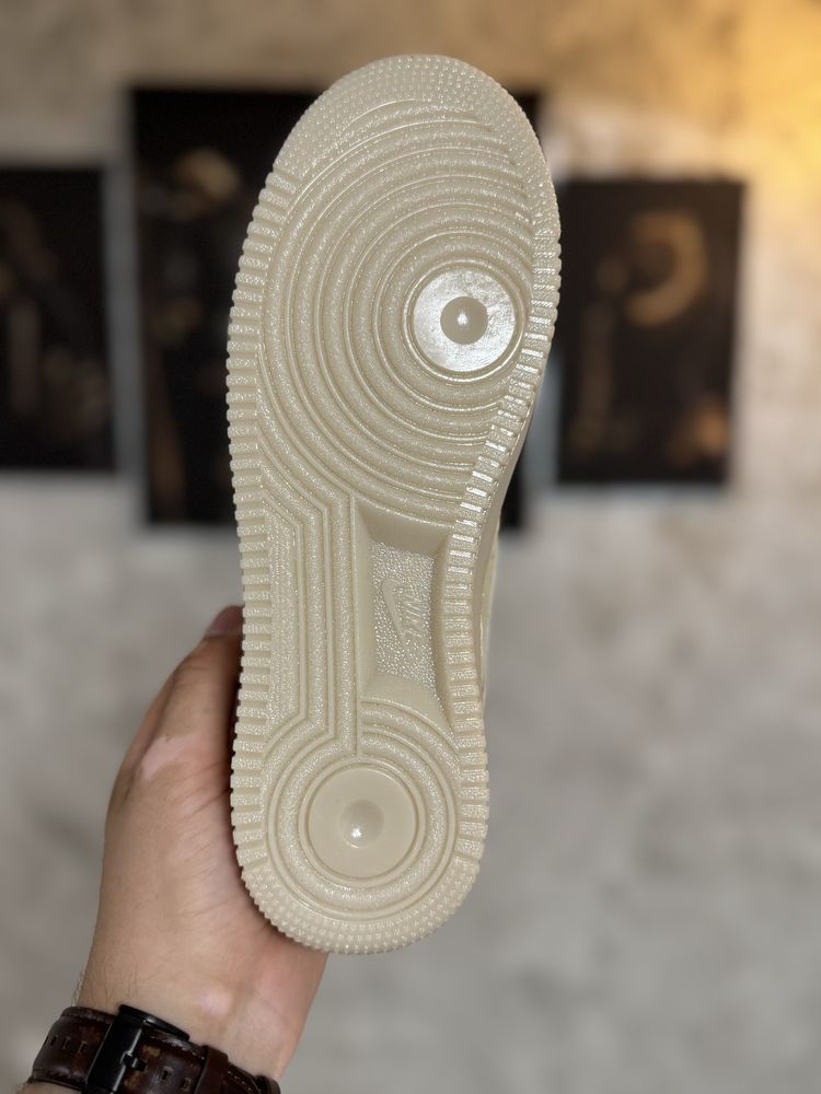 Adidasi Barbati Nike Air Force 1 Crem!