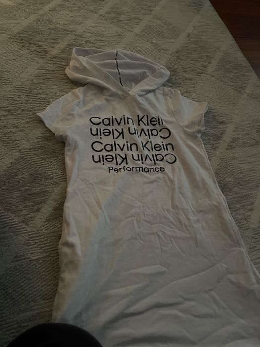оригинал Calvin Klein футболка с капюшоном