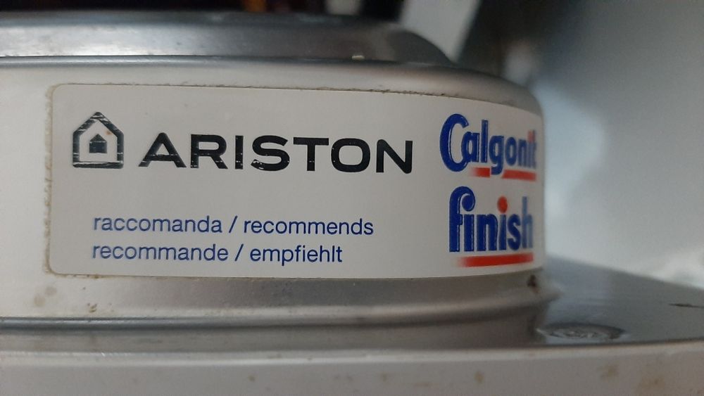 Посудомойка от Аристон в хорошем состоянии.