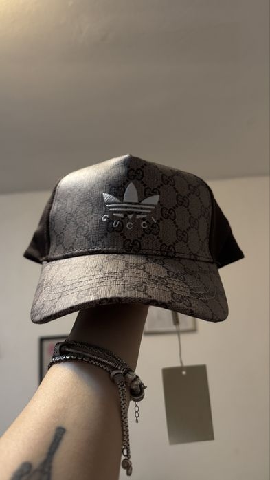 sapca adidas x gucci