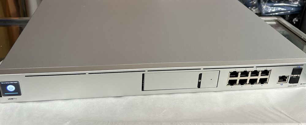 Switch unifi dream machine pro 8 - портов