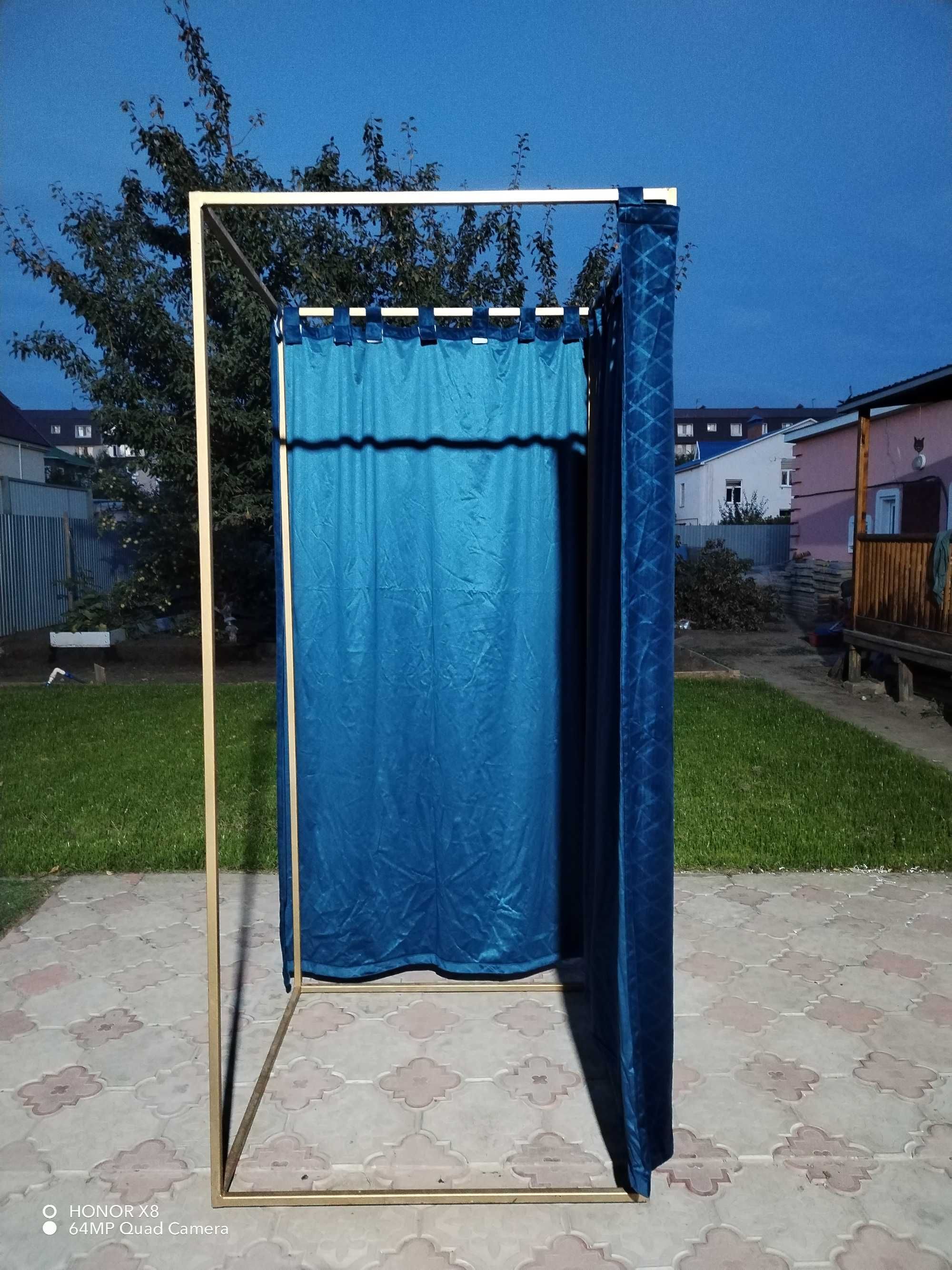 Продам торговое оборудование, раздевалку / примерочную и стул