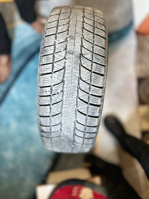 Шины для машины.
