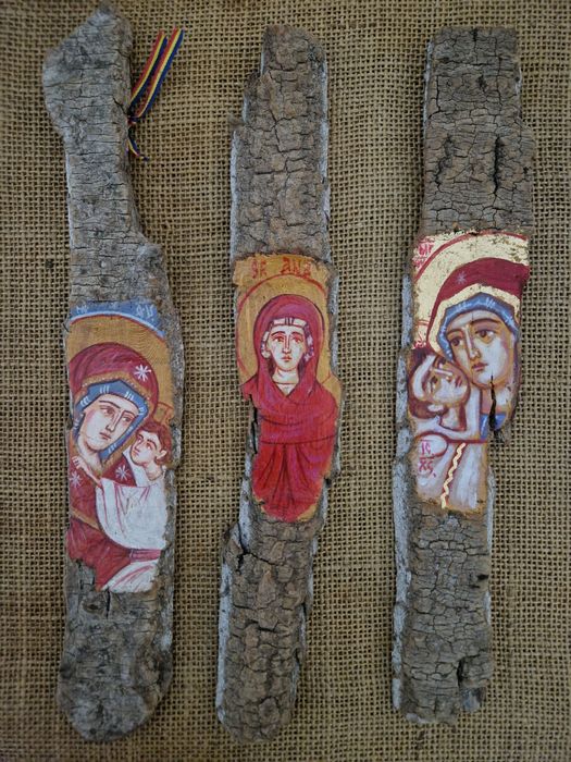 Icoane pe scoarta de copac