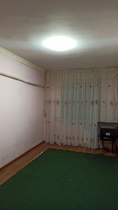 Чирчик шахри 
4-микрораён антощка
#2-хона 1-етаж 
Квартира ижарага