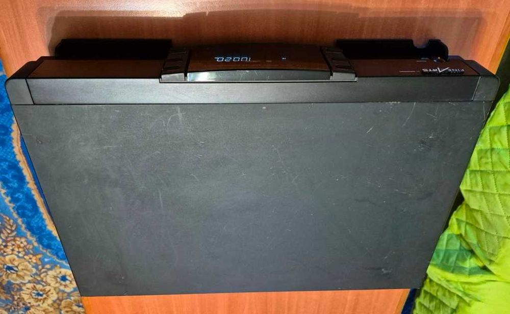 Vand Tuner digital GRUNDIG FineArts T6.