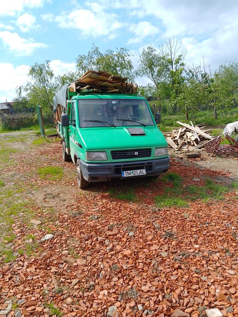 Vând camionetă Iveco basculabilă 3 părți motor 2.5 clasic