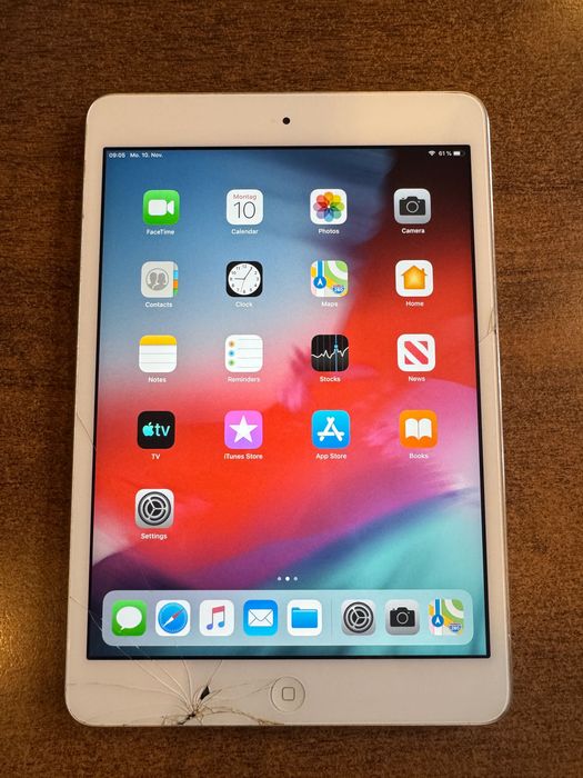 iPad mini 2, 32GB, чист iCloud