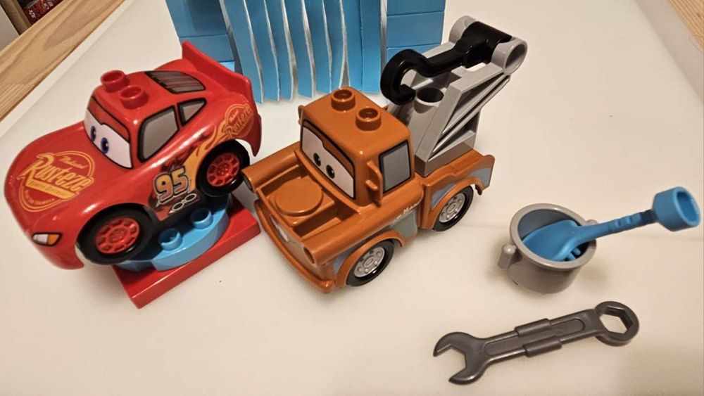 LEGO Duplo Cars – Spălătorie + Lightning McQueen & Mater (set 10996)
