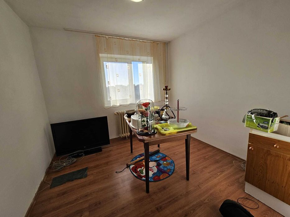4 camere Vergului total decomandat cu 2 bai si 2 balcoane