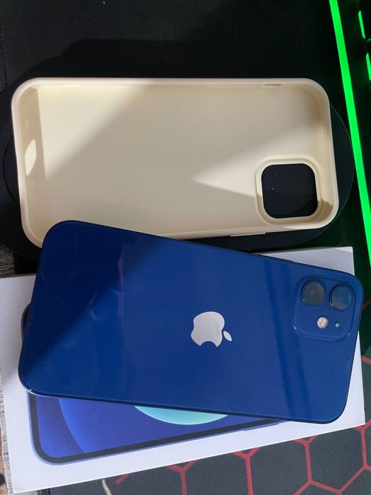 Пролается iPhone 12 64gb