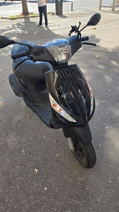 Scuter Piaggio ZIP 50