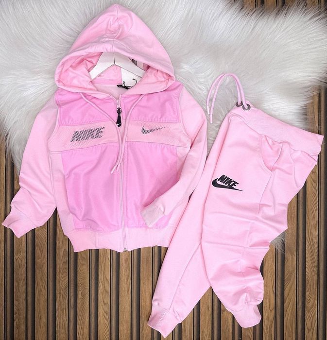 Комплекти за момичета