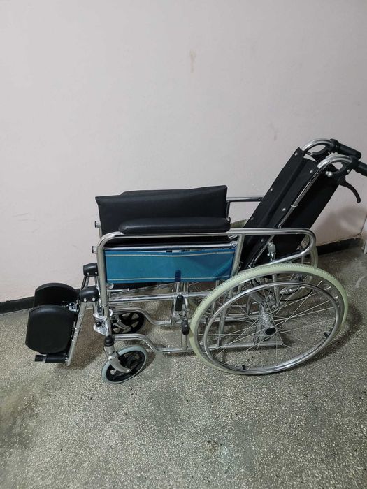Scaun rulant pntru persoane cu dizabilitati, cu spatar rabatabil
