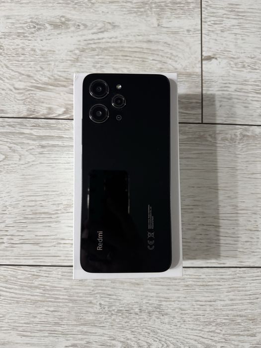 Продам redmi 12 в черном цвете