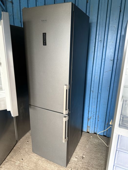 Vand frigider Hotpoint