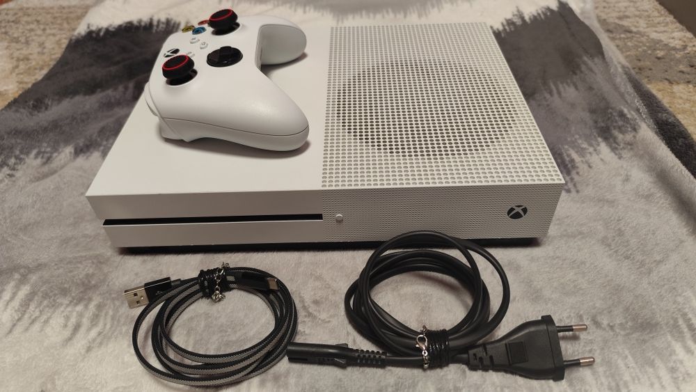 Xbox One S (500gb)