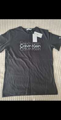 Vand tricou Calvin Klein marimea xs/s