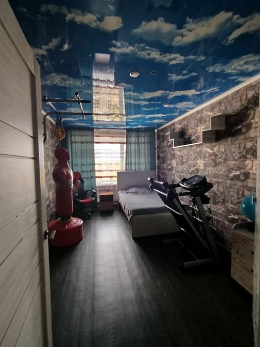 3х комнатная в 13 мкр 5/5 угол теплая сухая