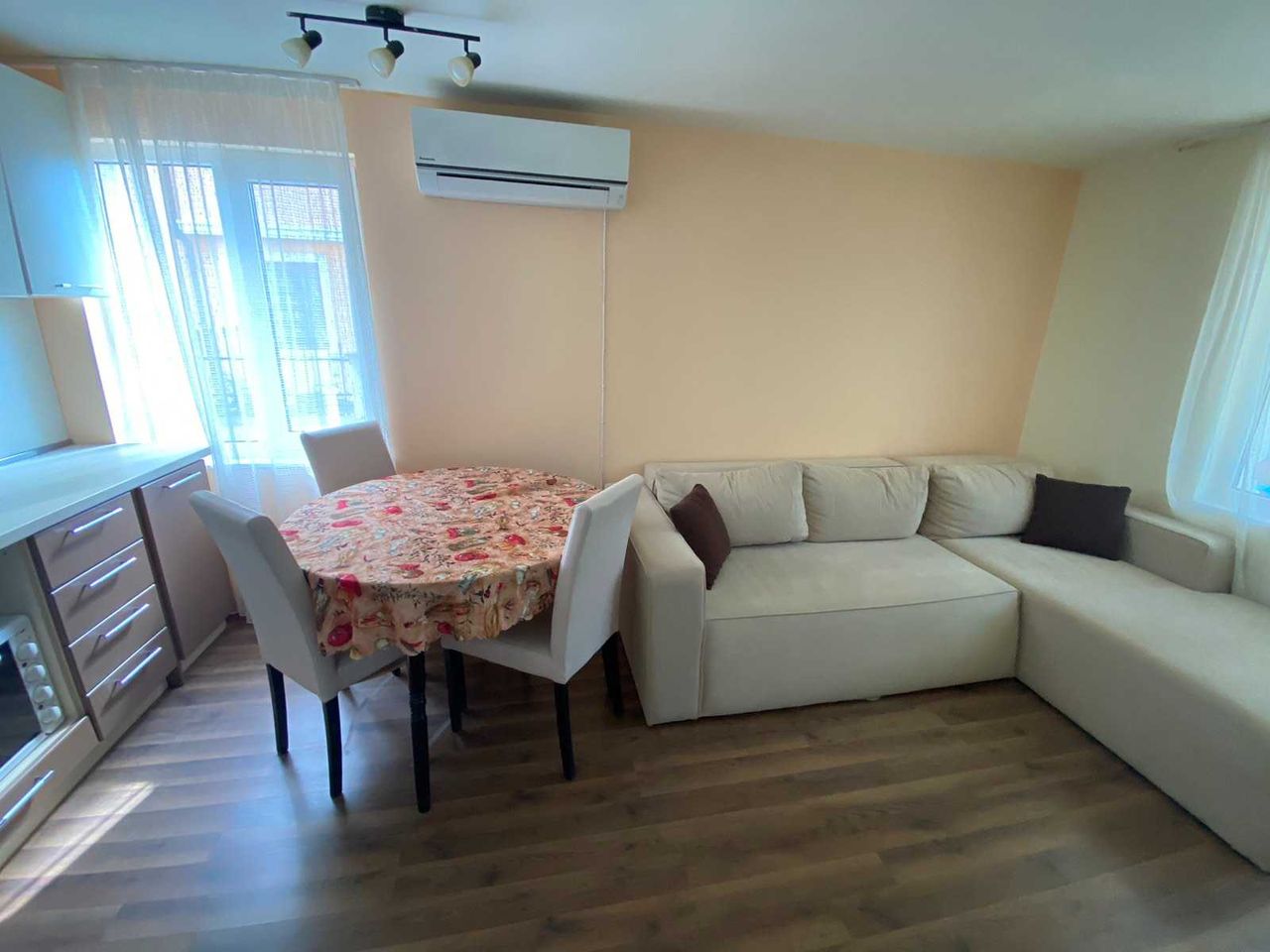 Дава се под наем Етаж от къща в Варна, м-т Евксиноград - 70 кв.м за 490 € - Снимка #9