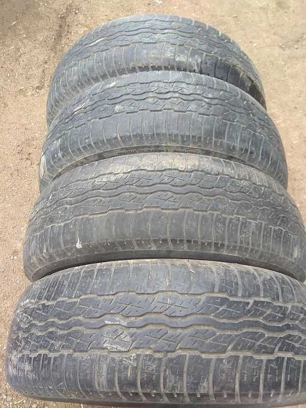 Шины 225/65 R17 - "Bridgestone Dueler HT 687" (Япония), летние.