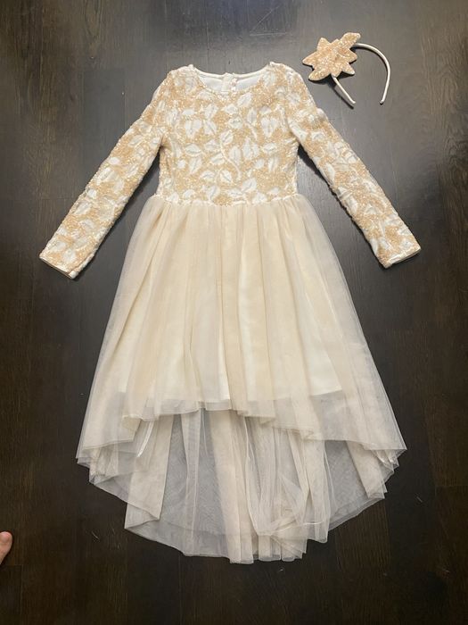 Rochiță superbă cu trenă 8 ani