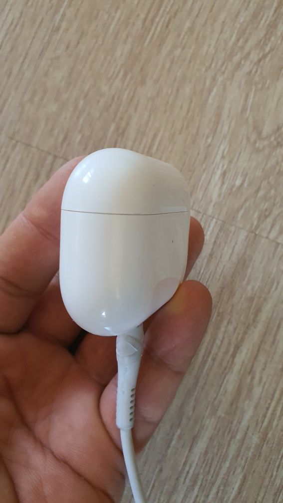 Продам кейс airpods pro оригинал