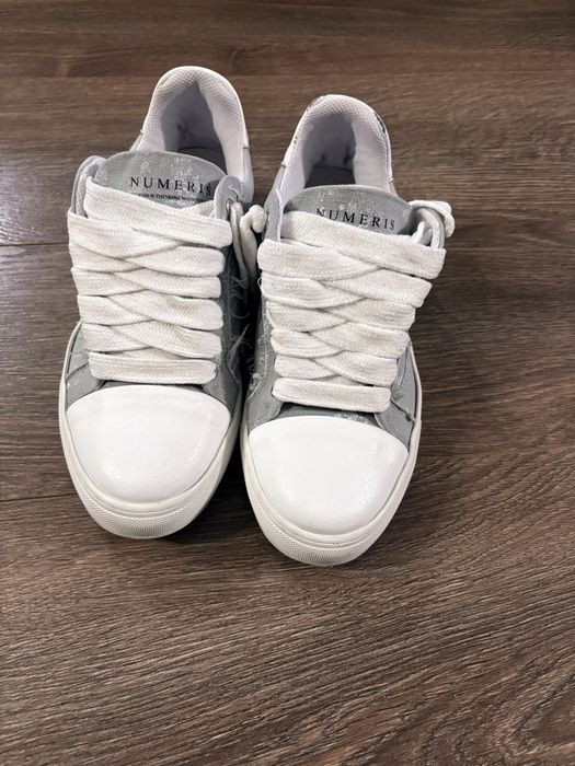 Tenesi barbati Numeris