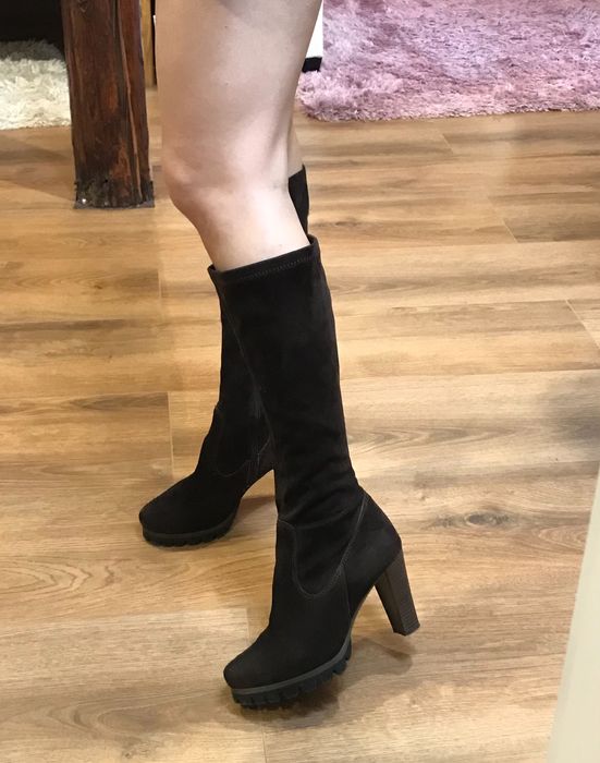 Cizme maro cu toc, piele intoarsa, marimea 38