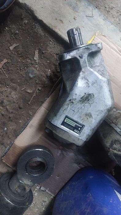 Vând pompe basculare 8x4,6x4