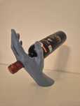Suport Sticlă de Vin Gravitațional – Printat 3D,  în Formă de Mână!