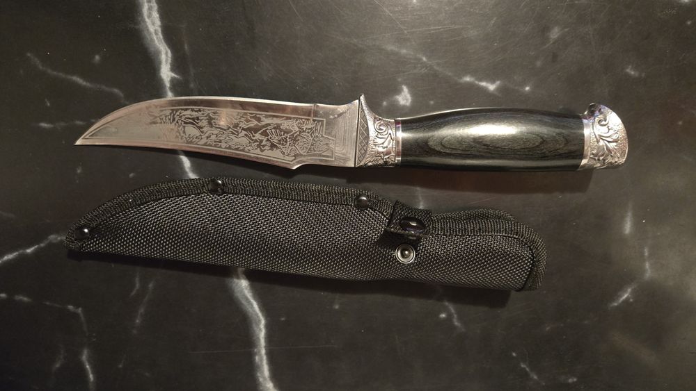 Cuțit de vânătoare/camping