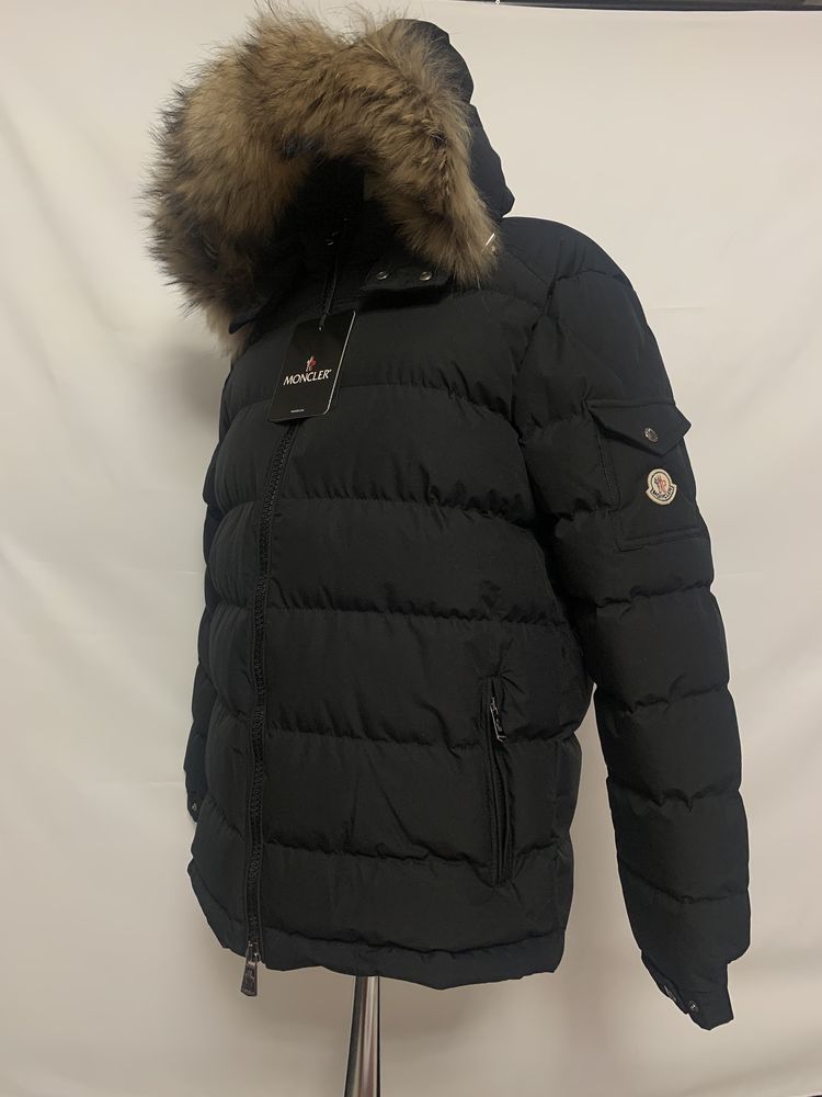 Geaca Moncler originala made in Romania model mat