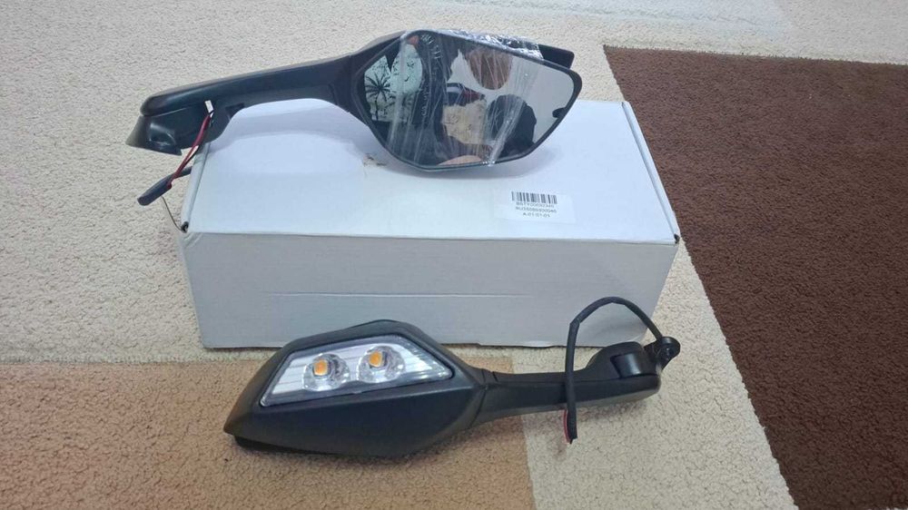 Oglinzi universale cu semnalizare inclusă, unghi ajustabil motociclete