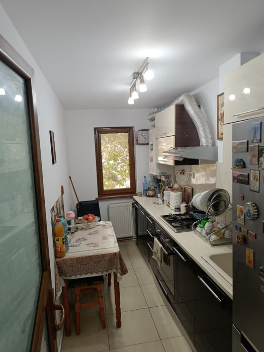 Vând apartament 2 camere Strada Școlilor Microhala
