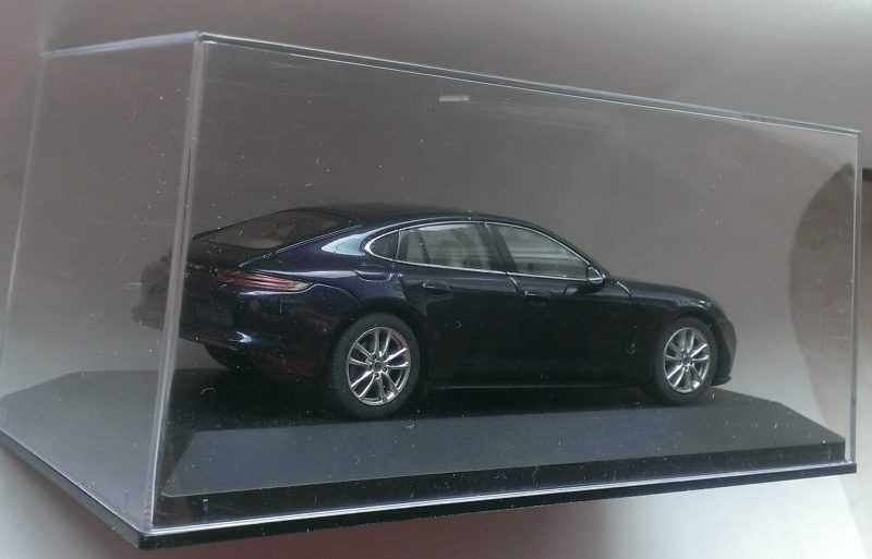 Macheta Porsche Panamera 4S Diesel MK2 2016 - Herpa 1/43