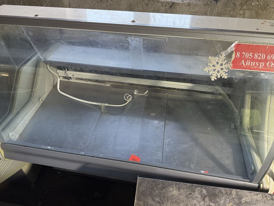 Продам Витринный холодильники