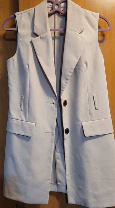 Vesta crem eleganta Primark