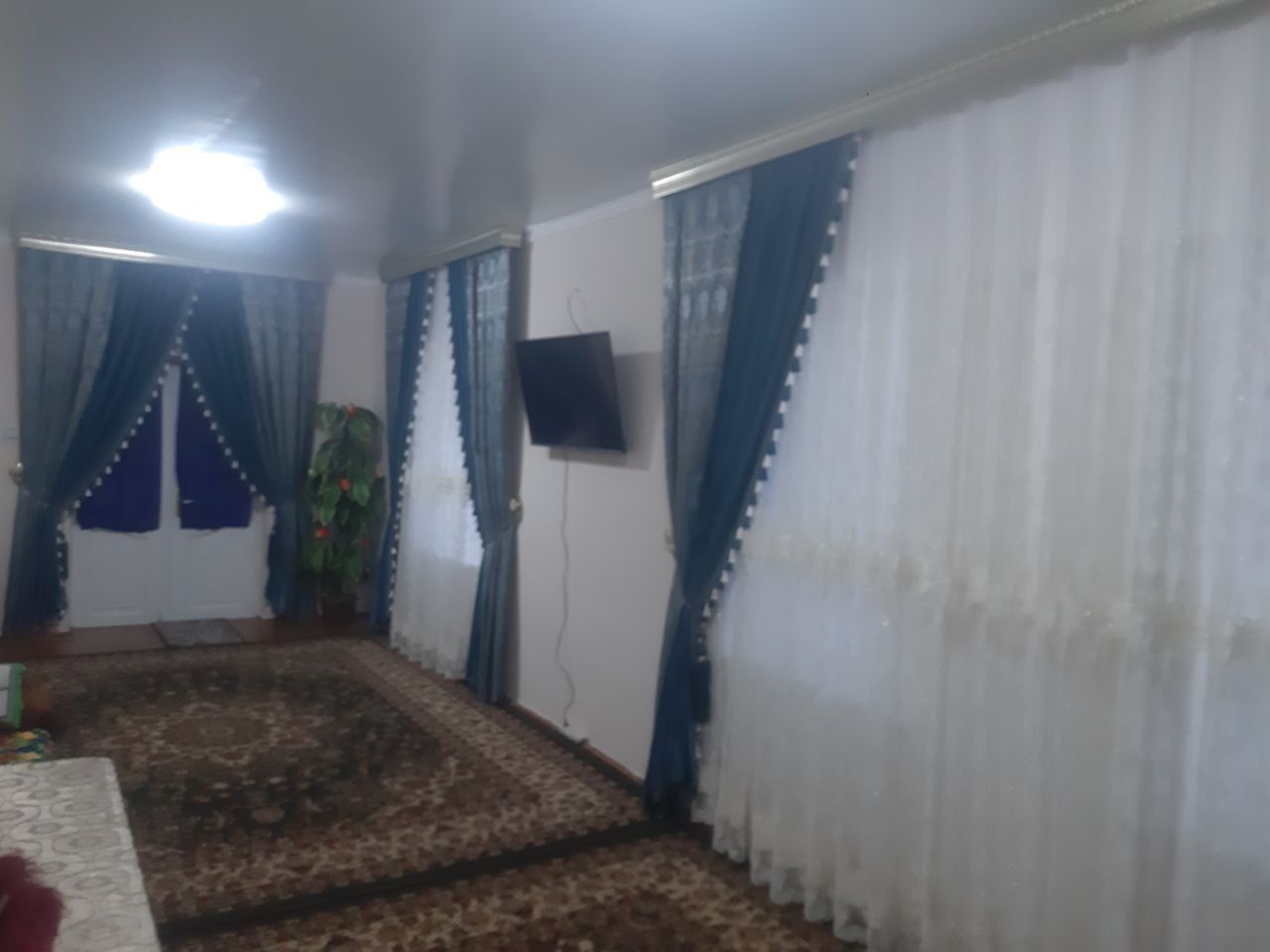 Turar joy sotiladi srochna