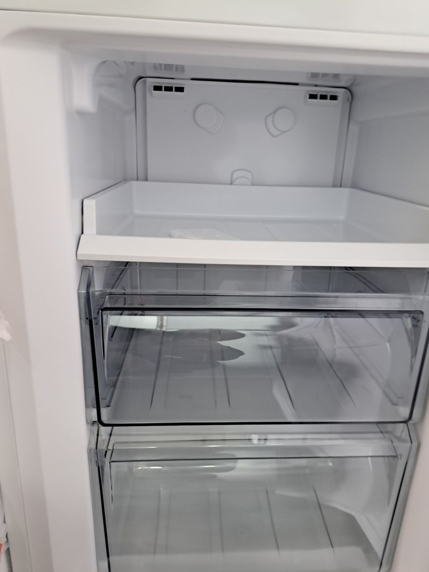 Нов хладилник с фризер Muhler Total No Frost