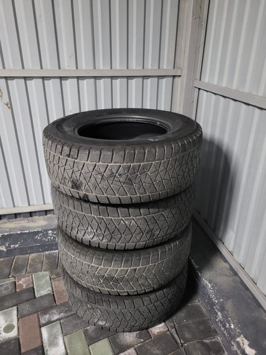 Резина зимняя Bridgestone